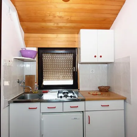 Apartamento With A Parking Space Murter - 5102 *