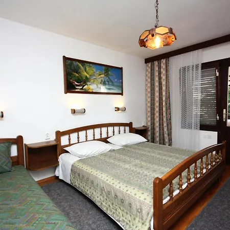 With A Parking Space Murter - 5102 *