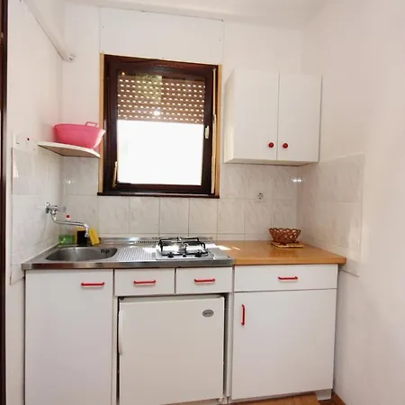 Apartamento With A Parking Space Murter - 5102 *