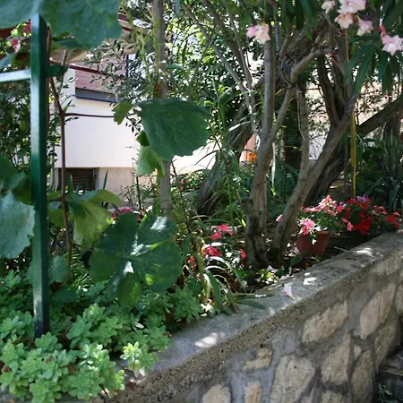 Apartamento With A Parking Space Murter - 5102