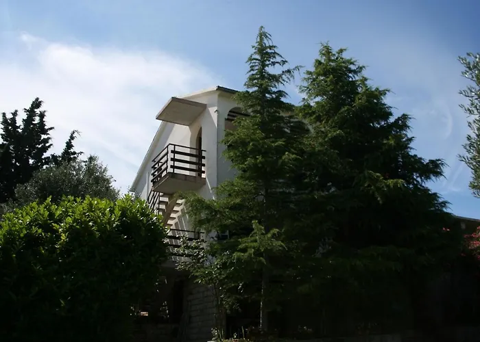 Appartement With A Parking Space Murter - 5102 *