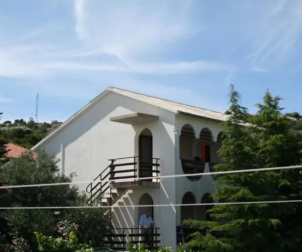 Appartement With A Parking Space Murter - 5102 *