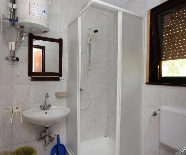 With A Parking Space Murter - 5102 *