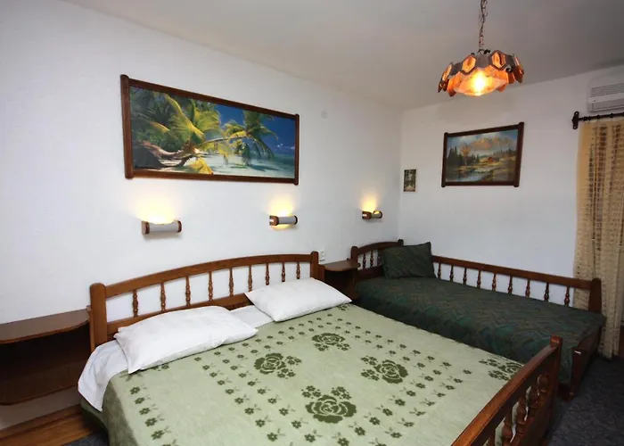 With A Parking Space Murter - 5102 *