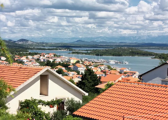 Apartment With A Parking Space Murter - 5102 Betina (Sibenik-Knin)