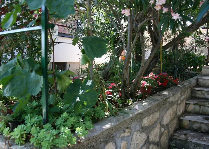 Appartement With A Parking Space Murter - 5102